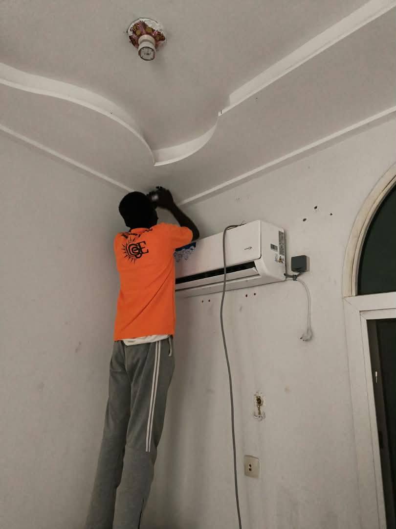Maintenance climatiseur — Global Solar Electric, installation solaire N'Djaména